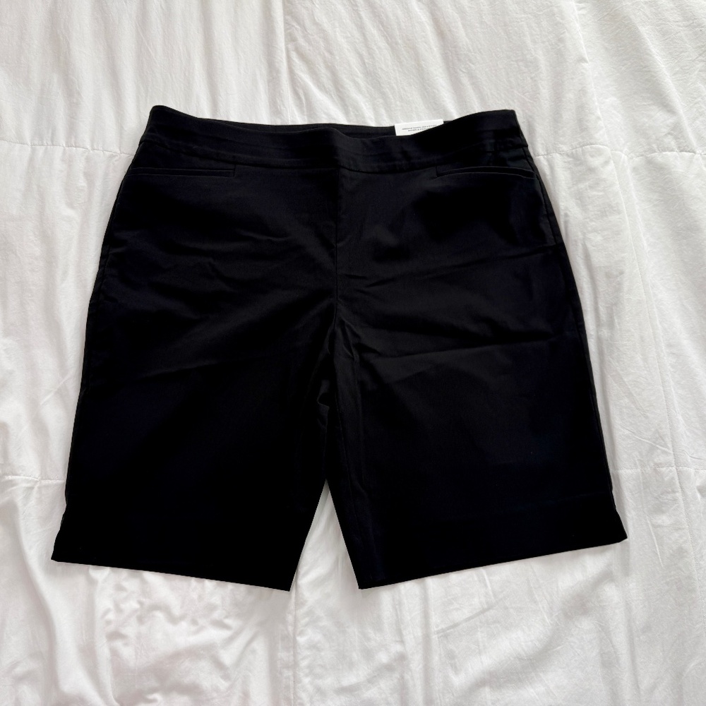 Chico’s So Slimming Bermuda short
